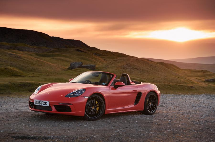  Porsche 718 Boxster S 2016 года  (UK) (фото 10 из 29)